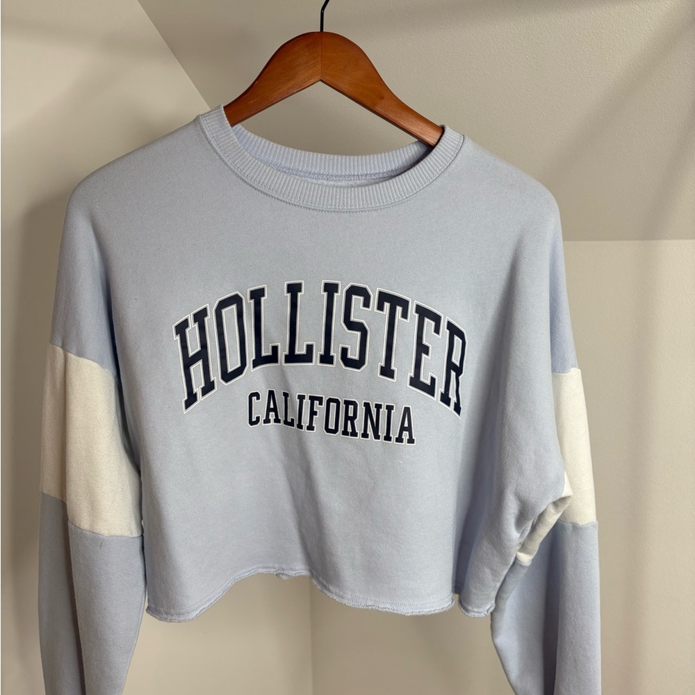 Hollister Light Blue and White Crop Top
